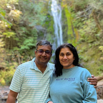 Venkat Kodumudi, MBA ’10, and his wife Dr. Mysore Maitri